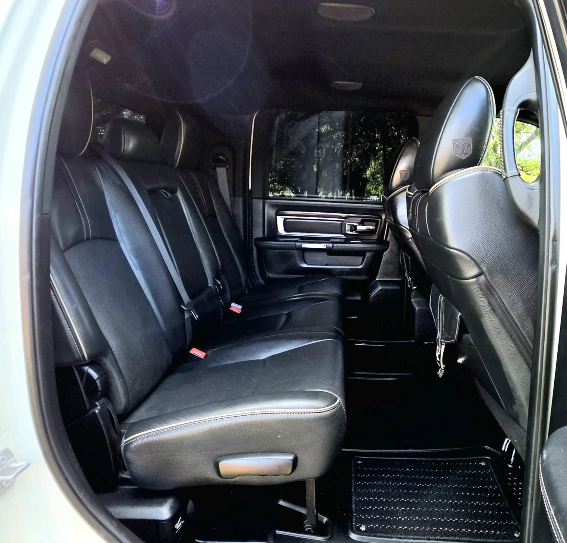 Used 2017 RAM 3500 Laramie Longhorn AWD/4WD image 7