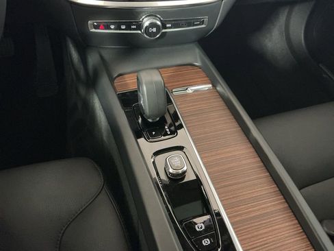 Used 2024 Volvo V60 B5 Cross Country Plus image 14