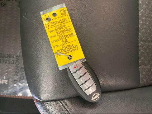 Used 2024 Nissan Altima 2.5 SR image 36