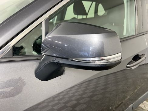 Used 2019 Toyota RAV4 LE FWD image 13