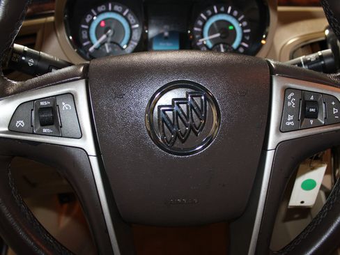 Used 2013 Buick LaCrosse Leather w/ Entertainment Package FWD image 16