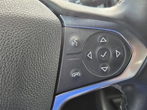 Used 2023 Chevrolet Traverse LT FWD image 25