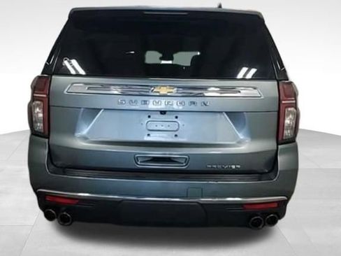 Used 2023 Chevrolet Suburban Premier RWD image 4