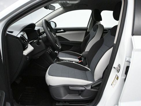 Used 2025 Volkswagen Taos S image 7