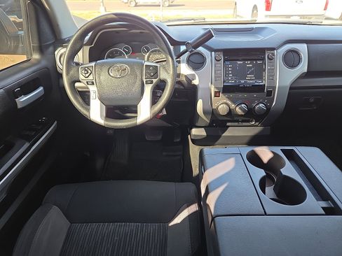 Used 2017 Toyota Tundra SR5 image 9
