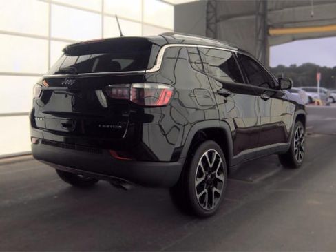 Used 2019 Jeep Compass Limited AWD/4WD image 2