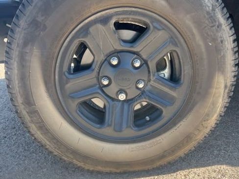 Used 2017 Jeep Wrangler Unlimited Sport w/ Connectivity Group image 30