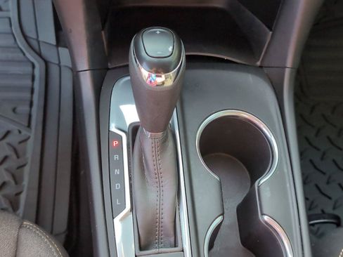 Used 2020 Chevrolet Equinox LT w/ Driver Convenience Package FWD image 25