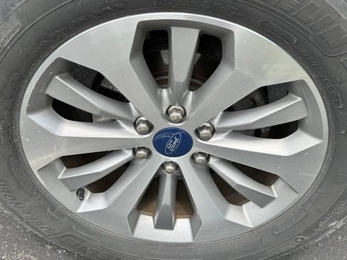 Used 2018 Ford F150 XL w/ Equipment Group 101A Mid AWD/4WD image 24