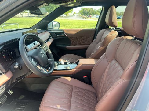 Used 2025 Mitsubishi Outlander SEL AWD/4WD image 19