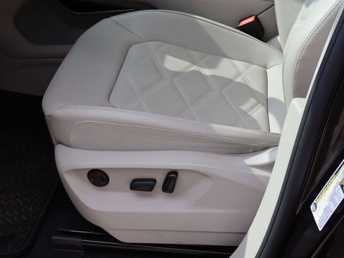 Used 2024 Volkswagen Atlas SE image 15