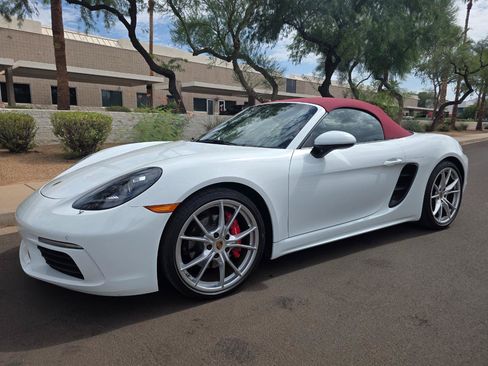 Used 2019 Porsche 718 Boxster S RWD image 4
