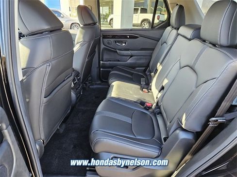 New 2025 Honda Pilot Touring image 6