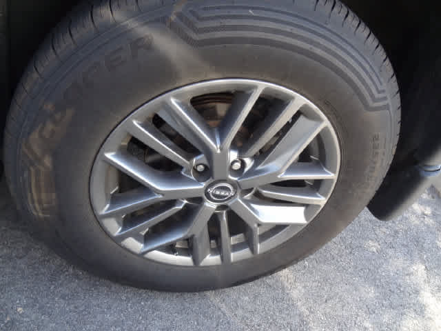 Used 2023 Nissan Rogue S AWD/4WD image 20