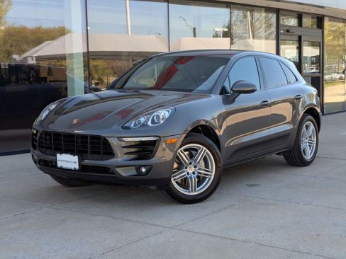 Used 2016 Porsche Macan S image 1