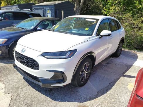 Used 2024 Honda HR-V EX-L image 3