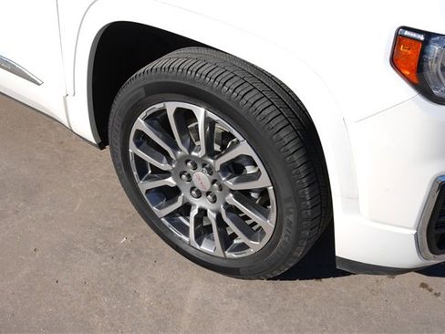 Used 2022 GMC Acadia Denali w/ Denali Ultimate Package image 10