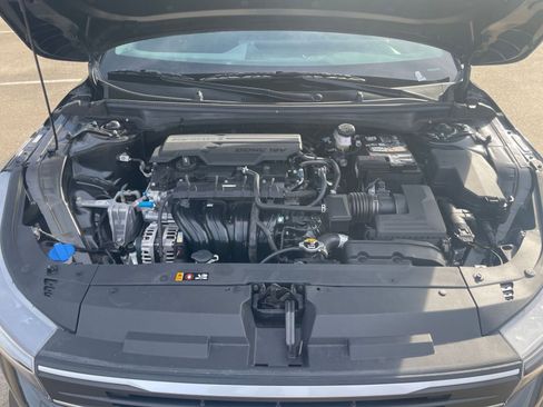 Used 2025 Kia K4 LXS FWD image 35