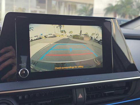 Certified 2026 Toyota Prius XLE FWD image 27