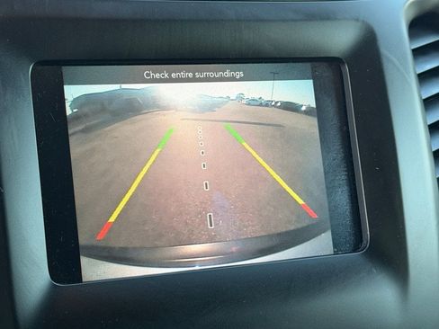 Used 2019 Jeep Cherokee Latitude w/ Popular Appearance Group FWD image 23