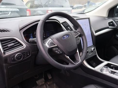 Used 2024 Ford Edge SEL w/ Convenience Package image 6