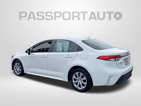 Used 2025 Toyota Corolla LE FWD image 4