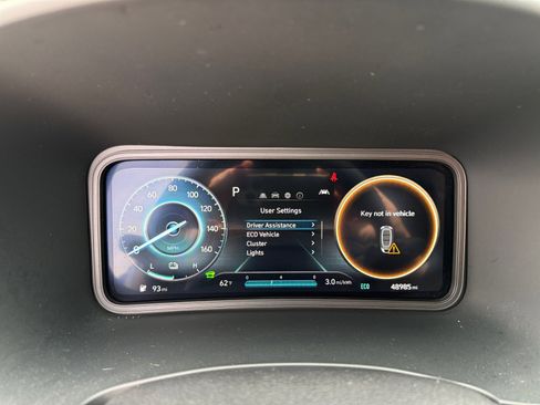 Used 2023 Hyundai Kona SE w/ Cargo Package FWD image 11