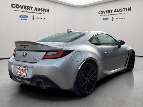 Used 2023 Toyota GR86 Premium image 5
