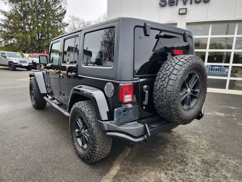 Used 2017 Jeep Wrangler Unlimited Sahara AWD/4WD image 15