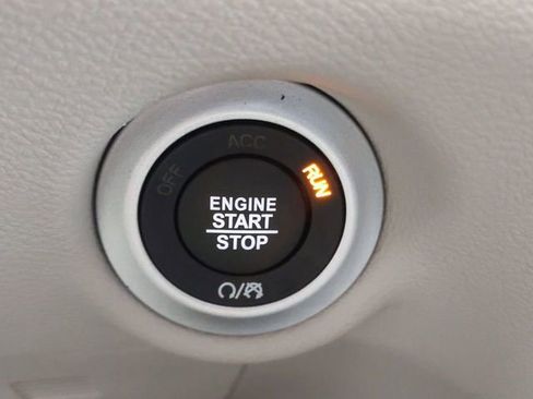 Used 2020 Chrysler Pacifica Touring-L Plus w/ Advanced Safetytec Group image 27