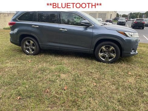 Used 2018 Toyota Highlander Limited Platinum image 3