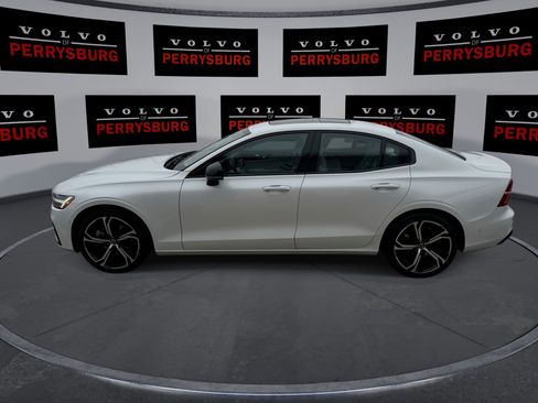 Used 2024 Volvo S60 B5 Plus w/ Climate Package image 5