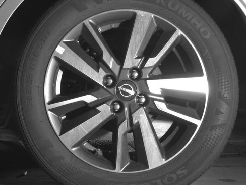 Used 2025 Nissan Versa SV FWD image 14