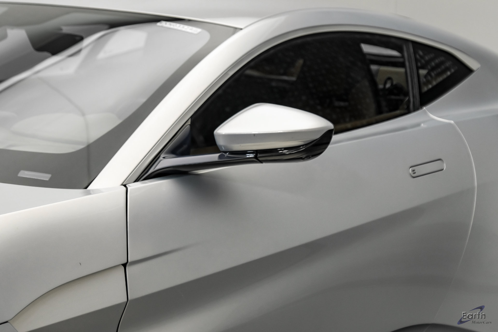 Used 2020 Aston Martin V8 Vantage Coupe RWD image 28