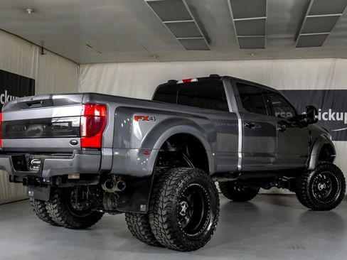 Used 2022 Ford F450 Platinum w/ FX4 Off-Road Package AWD/4WD image 8