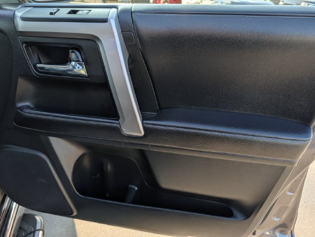 Used 2022 Toyota 4Runner Limited AWD/4WD image 36