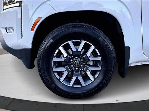 Used 2024 Nissan Frontier SL w/ Technology Package image 31