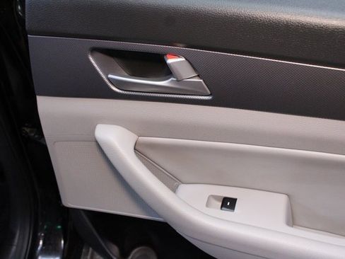 Used 2016 Hyundai Sonata SE image 13