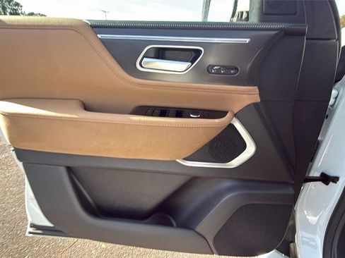 New 2026 INFINITI QX80 Luxe image 9