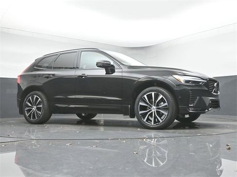 Used 2024 Volvo XC60 B5 Plus w/ Climate Package image 34