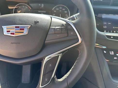 New 2025 Cadillac XT5 Luxury image 28