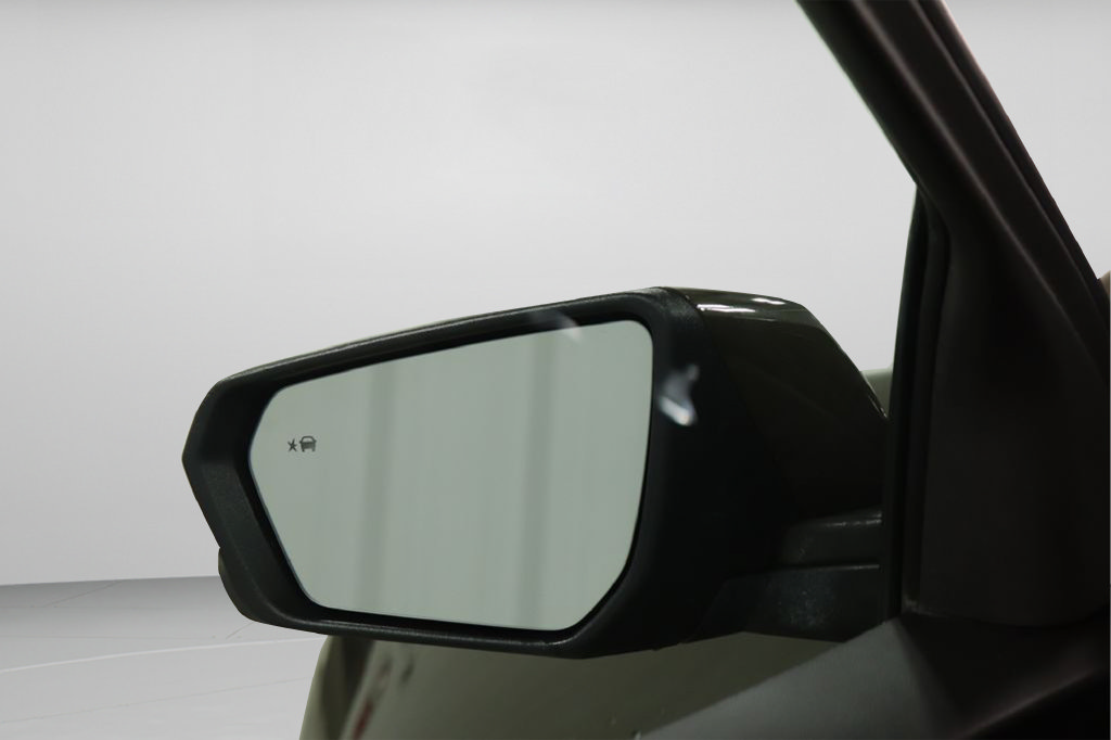 Used 2024 Chevrolet Equinox LT FWD image 22