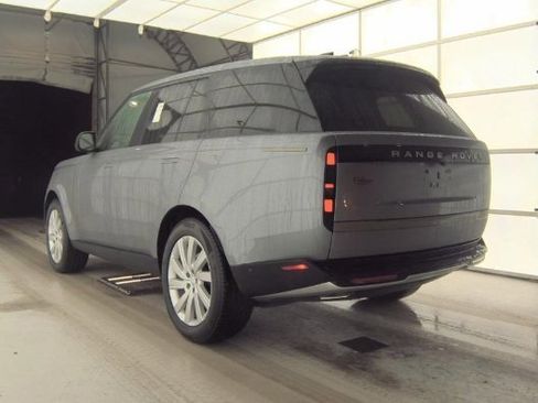 Used 2025 Land Rover Range Rover SE image 14