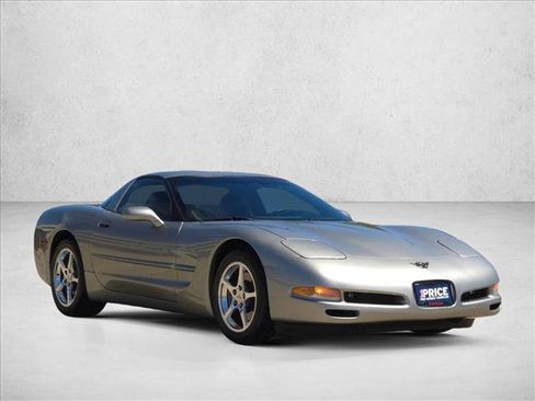 Used 2000 Chevrolet Corvette Coupe w/ Roof Pkg RWD image 6