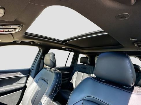 New 2025 Jeep Grand Cherokee Limited w/ Luxury Tech Group II image 24