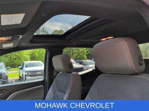 Certified 2024 Chevrolet Colorado ZR2 w/ Technology Package AWD/4WD image 20
