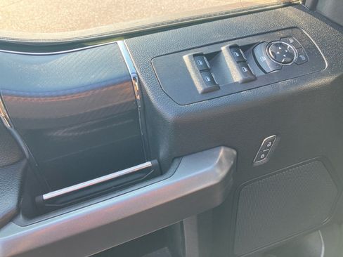 Used 2019 Ford F150 XLT w/ Equipment Group 302A Luxury AWD/4WD image 32