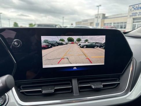 Used 2025 Chevrolet Trax LT FWD image 33