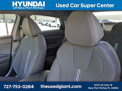 Certified 2025 Hyundai Elantra Sport FWD image 7