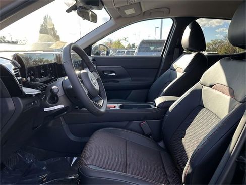 New 2026 Nissan Kicks SR image 16